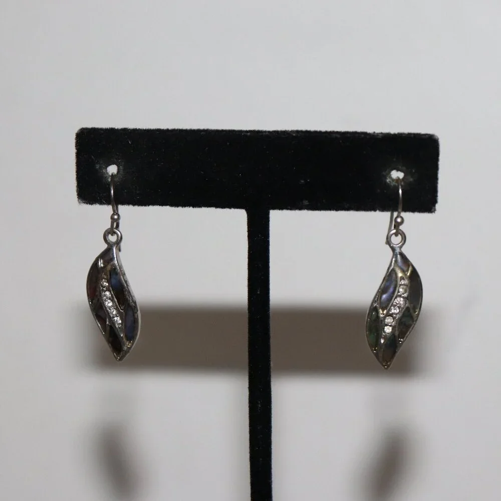 🐚 Beautiful Silver, Rhinestone & Natural Shell Leaf Earrings – 1.25